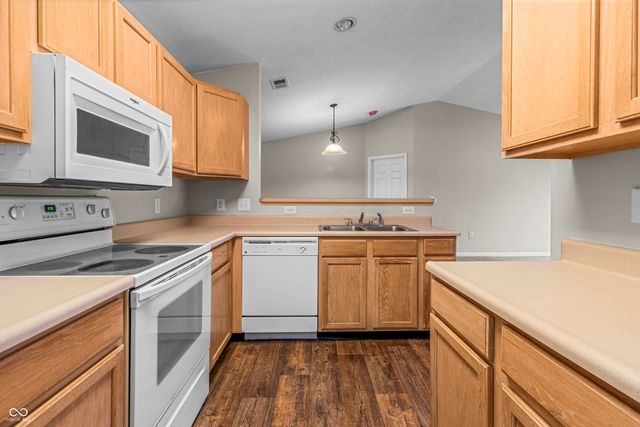 231 Legends Creek Place 207, Indianapolis, IN 46229