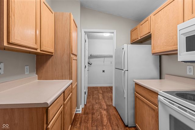 231 Legends Creek Place 207, Indianapolis, IN 46229