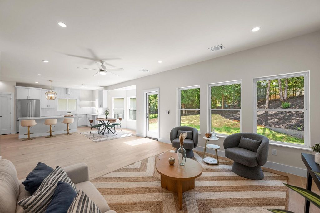 13 Autumn Oaks DR A, Lakeway, TX 78738