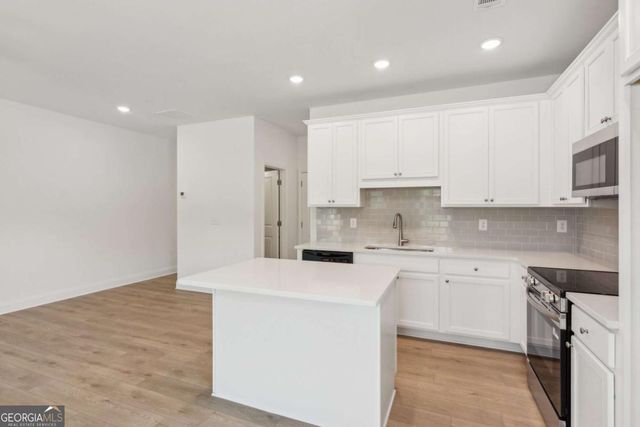 165 MILL CENTER Boulevard 204, Athens, GA 30606
