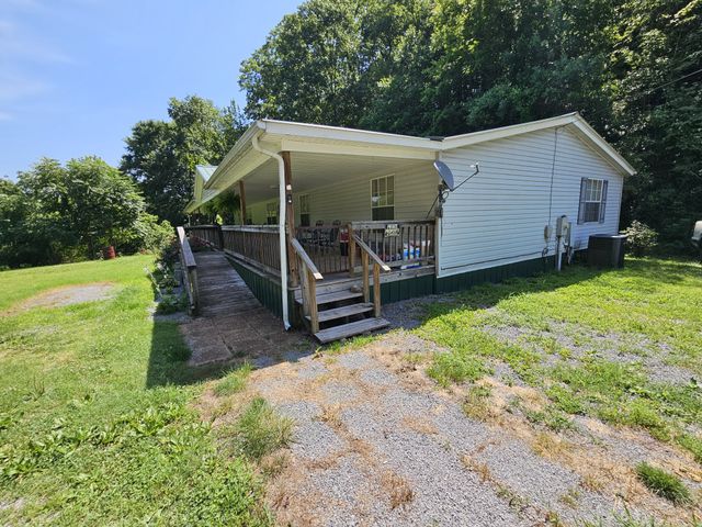 1142 Trace Creek Rd, Whitleyville, TN 38588