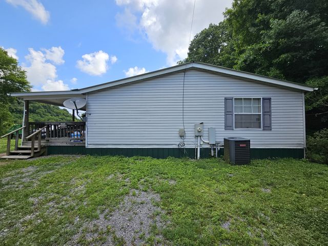 1142 Trace Creek Rd, Whitleyville, TN 38588