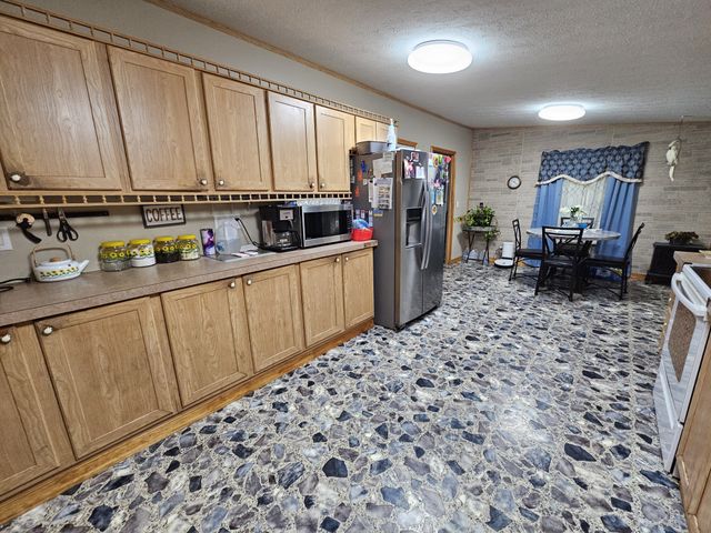 1142 Trace Creek Rd, Whitleyville, TN 38588