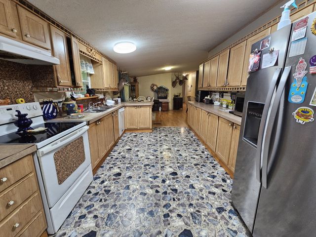 1142 Trace Creek Rd, Whitleyville, TN 38588