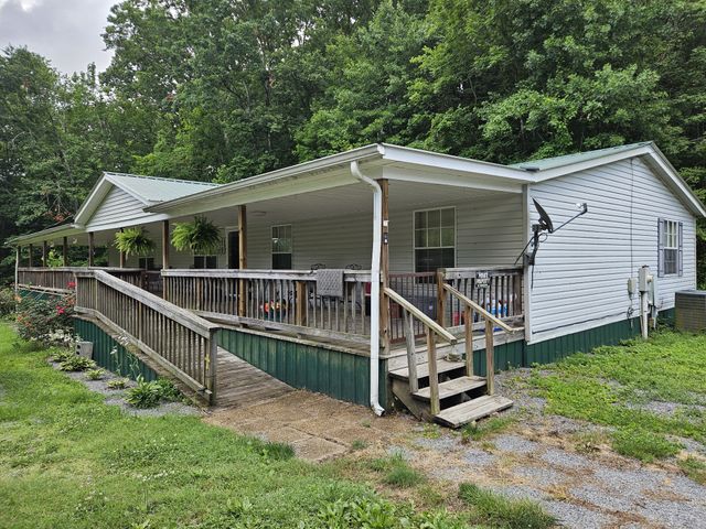 1142 Trace Creek Rd, Whitleyville, TN 38588
