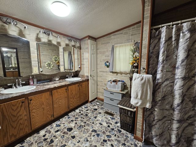 1142 Trace Creek Rd, Whitleyville, TN 38588
