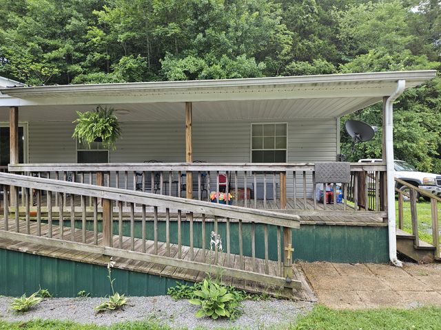 1142 Trace Creek Rd, Whitleyville, TN 38588