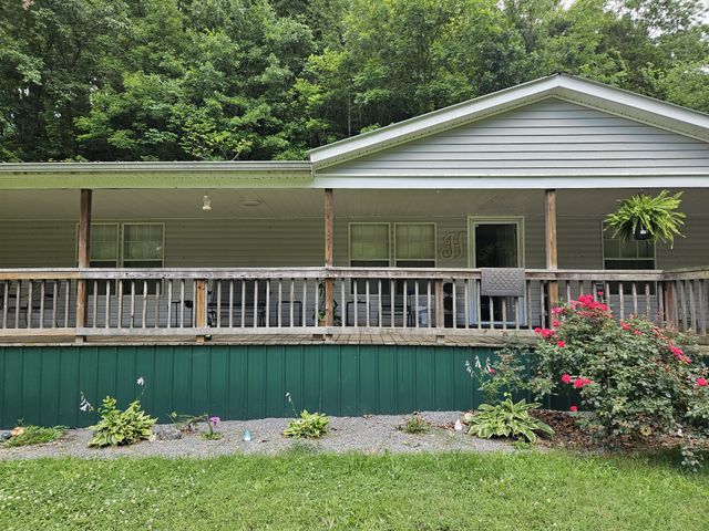 1142 Trace Creek Rd, Whitleyville, TN 38588