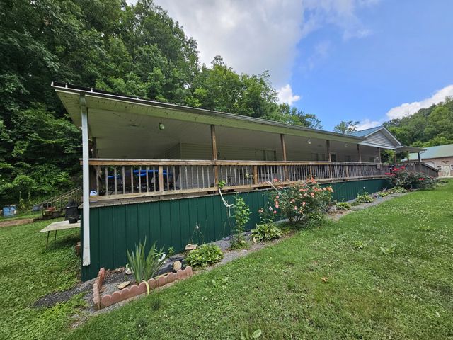 1142 Trace Creek Rd, Whitleyville, TN 38588
