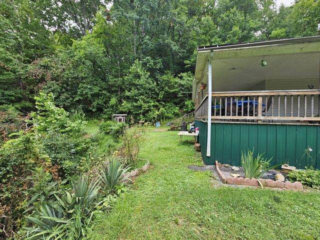 1142 Trace Creek Rd, Whitleyville, TN 38588