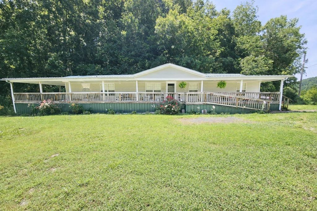 1142 Trace Creek Rd, Whitleyville, TN 38588