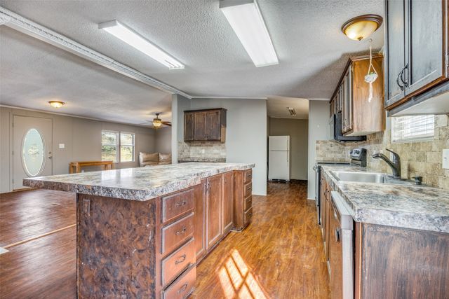 42 Epsom Drive, Gordonville, TX 76245