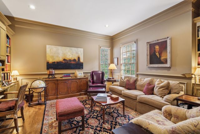 57 Annandale, Nashville, TN 37215