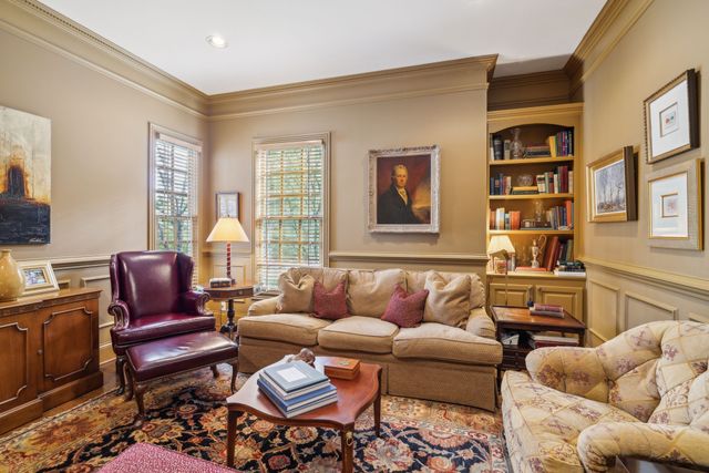 57 Annandale, Nashville, TN 37215