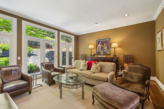 57 Annandale, Nashville, TN 37215