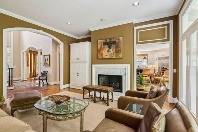 57 Annandale, Nashville, TN 37215