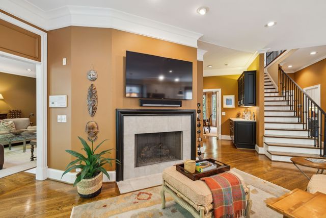 57 Annandale, Nashville, TN 37215