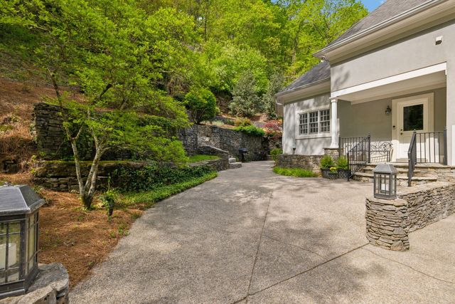 57 Annandale, Nashville, TN 37215