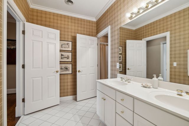 57 Annandale, Nashville, TN 37215
