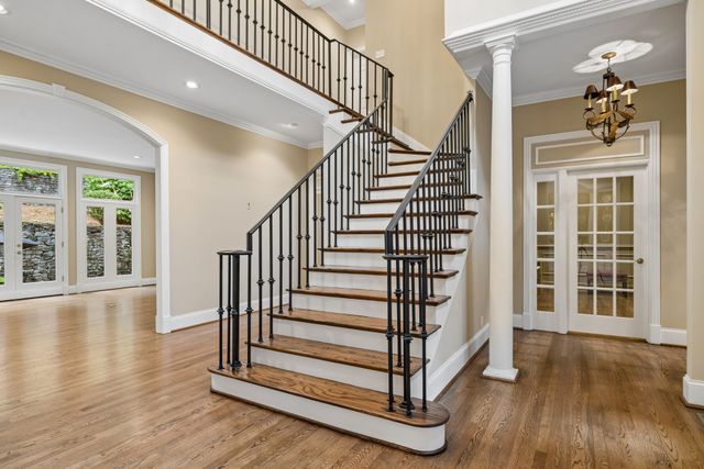 57 Annandale, Nashville, TN 37215