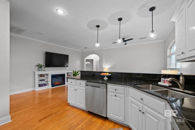 1825 Spring Hill Avenue, Mobile, AL 36607