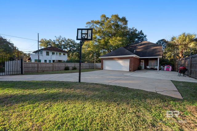 1825 Spring Hill Avenue, Mobile, AL 36607