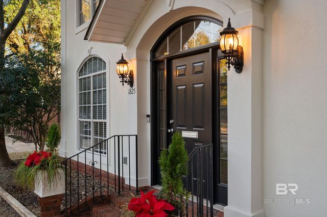 1825 Spring Hill Avenue, Mobile, AL 36607