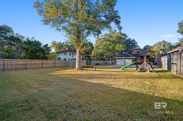 1825 Spring Hill Avenue, Mobile, AL 36607