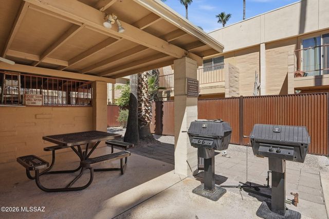1341 E Fort Lowell Rd Apt J, Tucson, AZ 85719