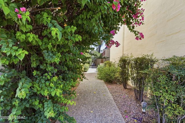 1341 E Fort Lowell Rd Apt J, Tucson, AZ 85719
