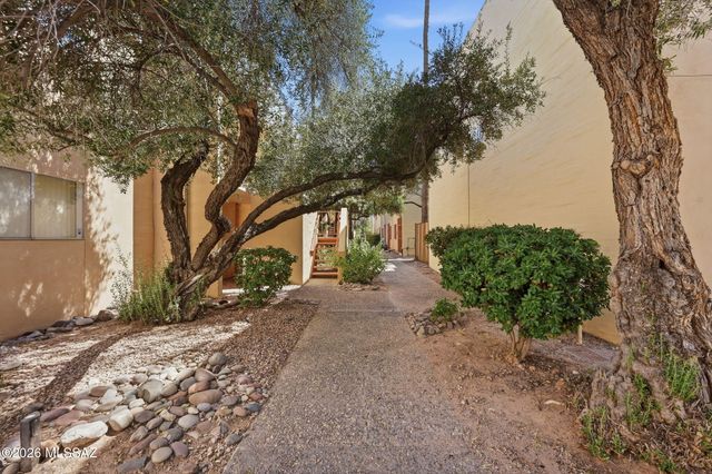 1341 E Fort Lowell Rd Apt J, Tucson, AZ 85719