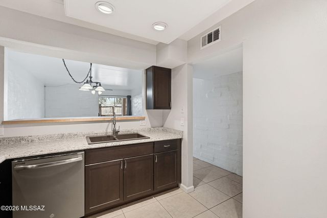 1341 E Fort Lowell Rd Apt J, Tucson, AZ 85719
