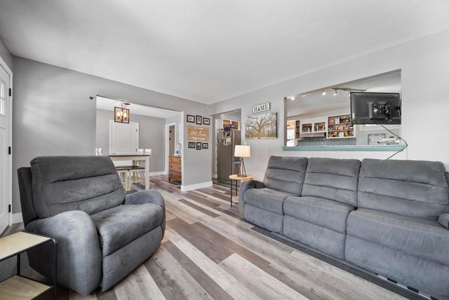 23 Pennsylvania Avenue, Manchester, NH 03104