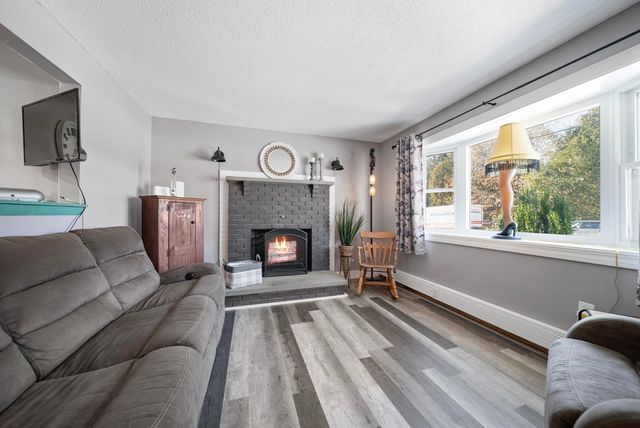 23 Pennsylvania Avenue, Manchester, NH 03104