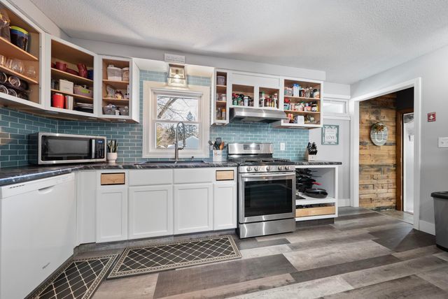 23 Pennsylvania Avenue, Manchester, NH 03104