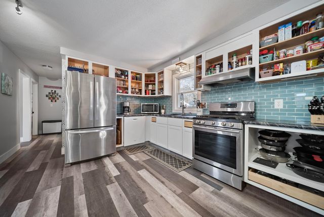 23 Pennsylvania Avenue, Manchester, NH 03104