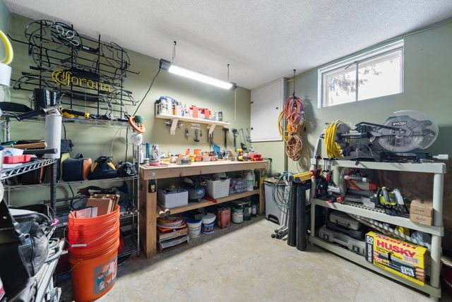 23 Pennsylvania Avenue, Manchester, NH 03104