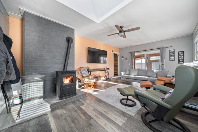 23 Pennsylvania Avenue, Manchester, NH 03104