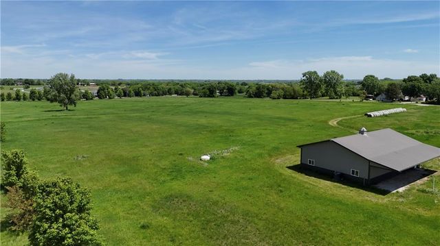 4500 W 223 Street, Bucyrus, KS 66013