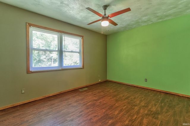 11000 Fischer Road, Evansville, IN 47720