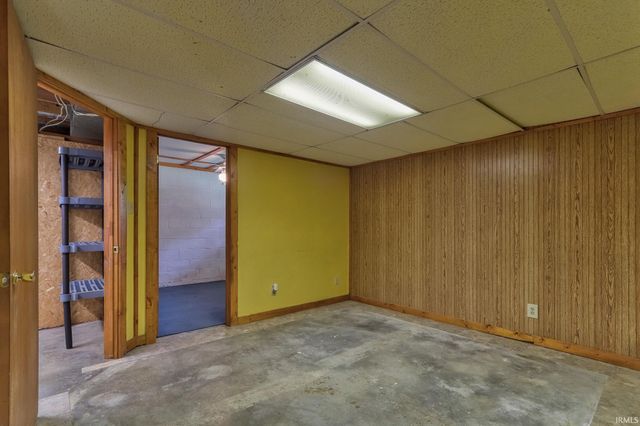 11000 Fischer Road, Evansville, IN 47720