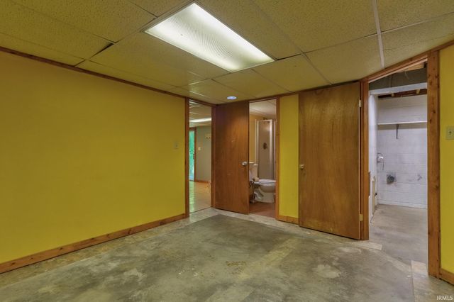 11000 Fischer Road, Evansville, IN 47720