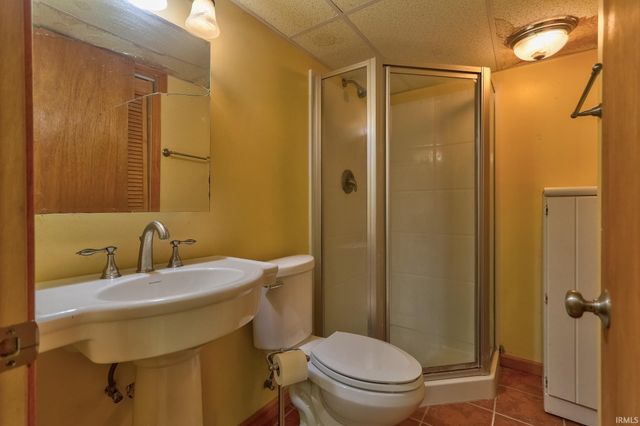 11000 Fischer Road, Evansville, IN 47720
