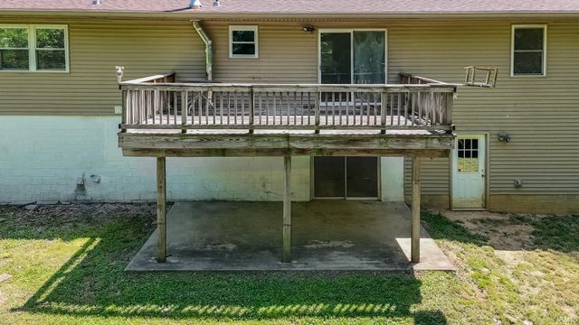 11000 Fischer Road, Evansville, IN 47720