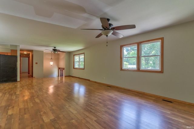11000 Fischer Road, Evansville, IN 47720