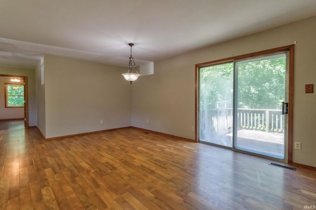 11000 Fischer Road, Evansville, IN 47720