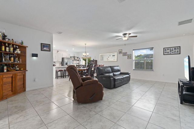 1414 SW Crest Avenue, Port St Lucie, FL 34953