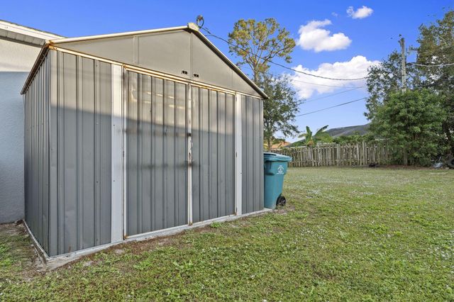 1414 SW Crest Avenue, Port St Lucie, FL 34953