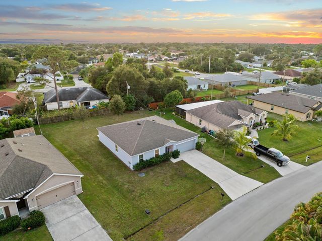 1414 SW Crest Avenue, Port St Lucie, FL 34953