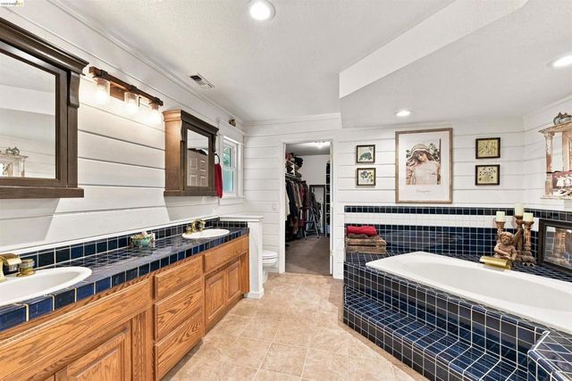 2360 Secret Ravine Trail, Cool, CA 95614